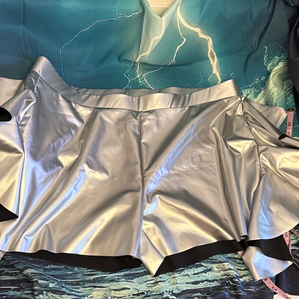 Metallic Silver Women’s Ruffle Hem Shorts - Picture 1 of 5